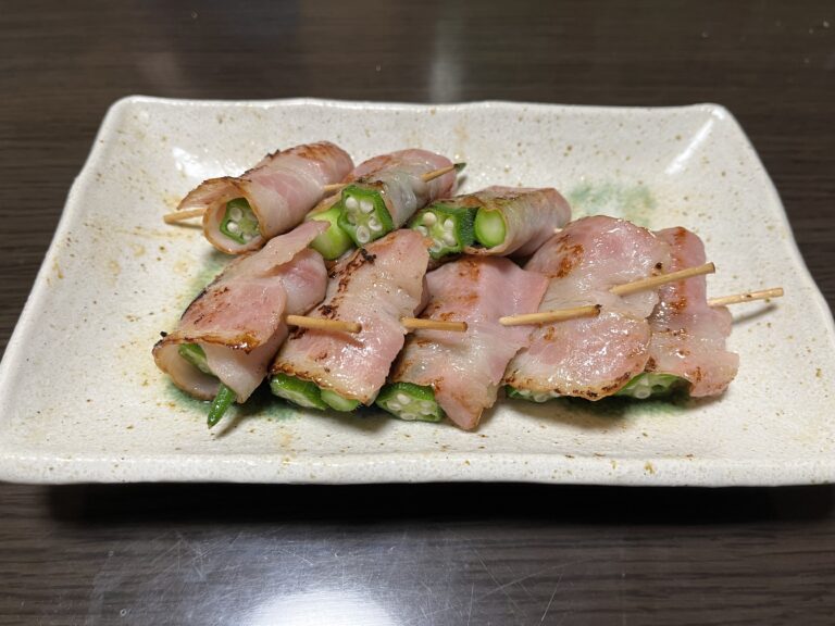 【おつまみレシピ】【キャンプ飯】オクラのベーコン巻き｜くるっと巻いて、ジュワッとうまい！