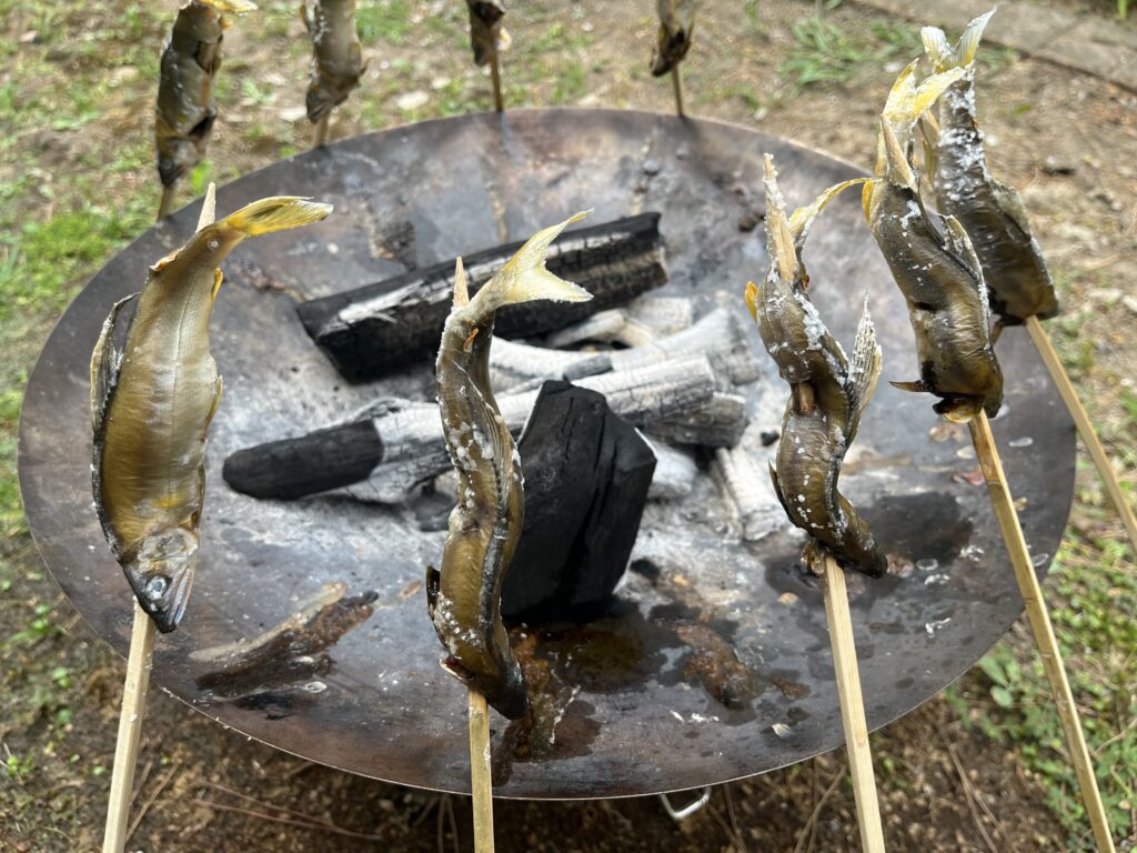 じっくり時間をかけて皮はパリッと実はふっくら焼き上がる鮎