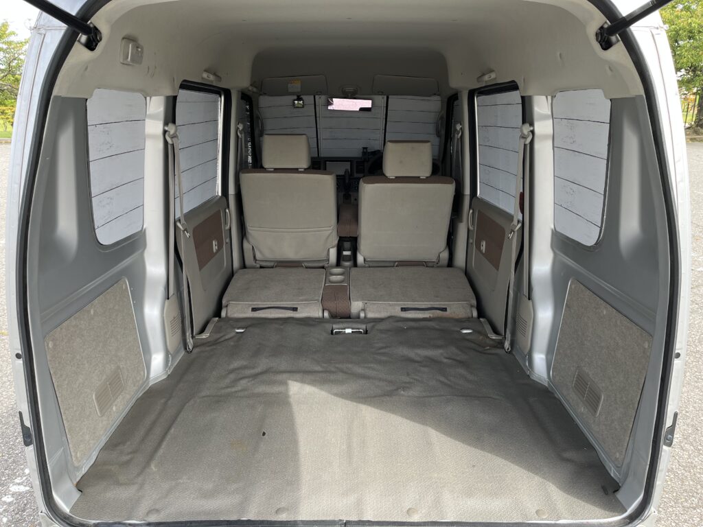 サンシェードを装着した車内の様子