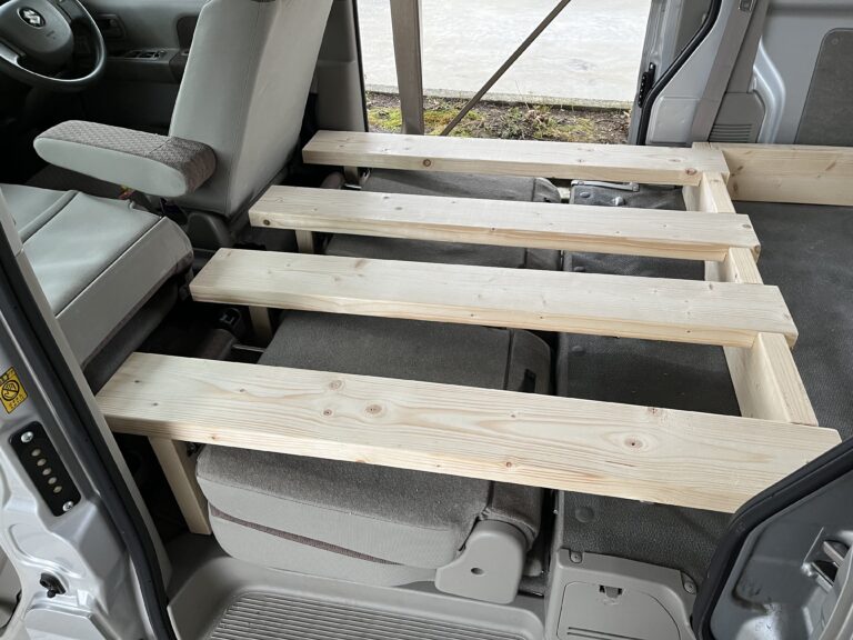 【エブリイ車中泊DIY】前部土台の足を大調整！まっすぐな床板への執念編【DA64V車中泊計画⑦】