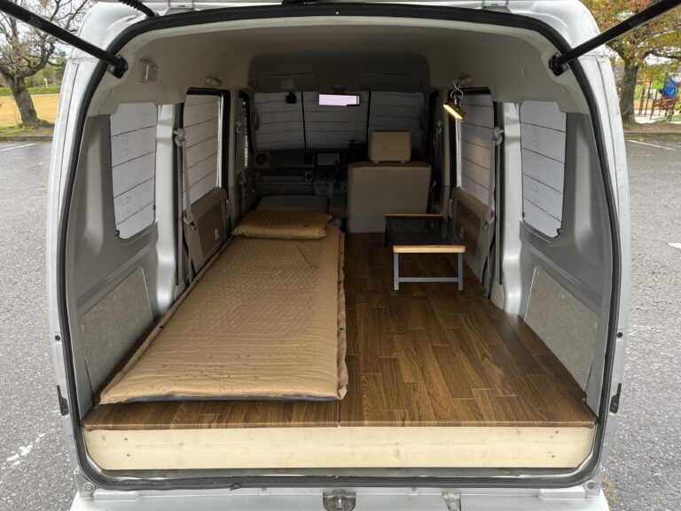 【エブリイ車中泊DIY】完成したエブリイで秘密基地ごっこ！昼下がりのまったり時間【DA64V車中泊計画⑪】