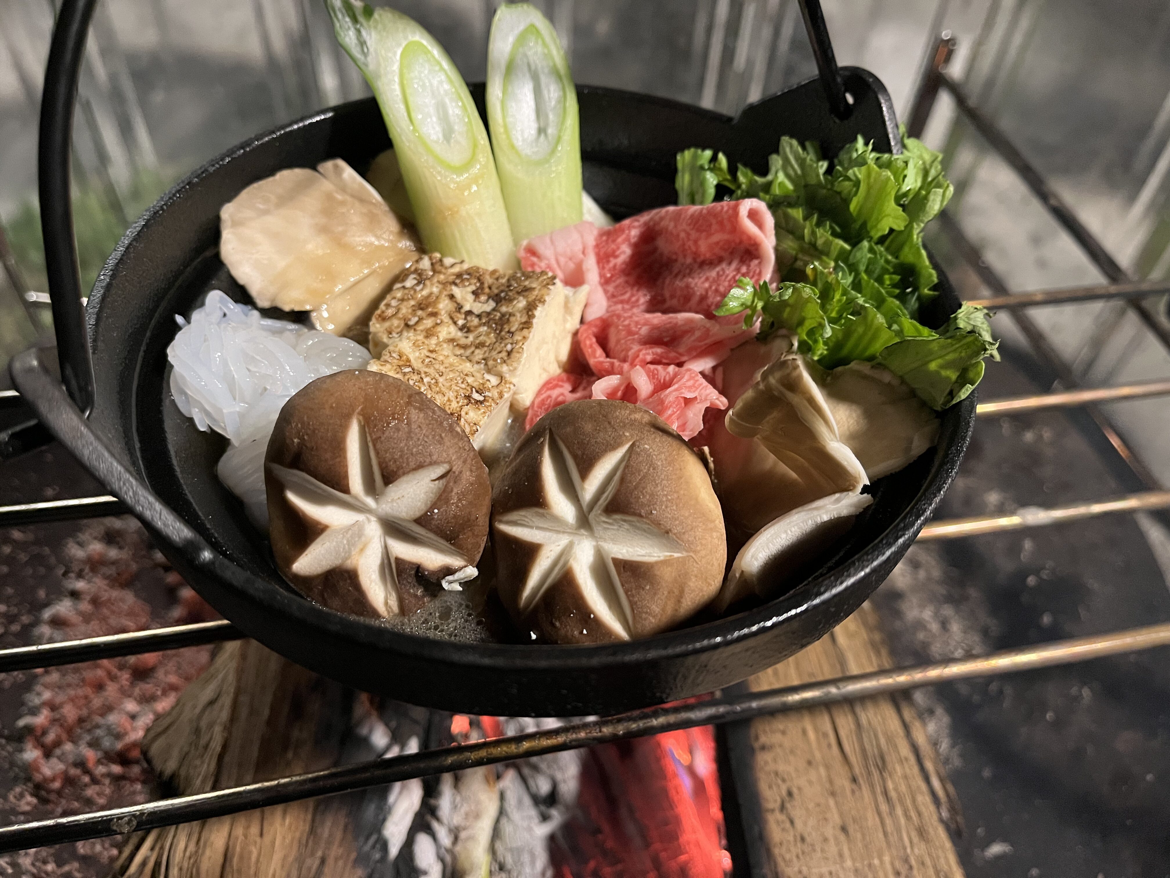 野菜もたっぷり入れた佐賀牛のすき焼き