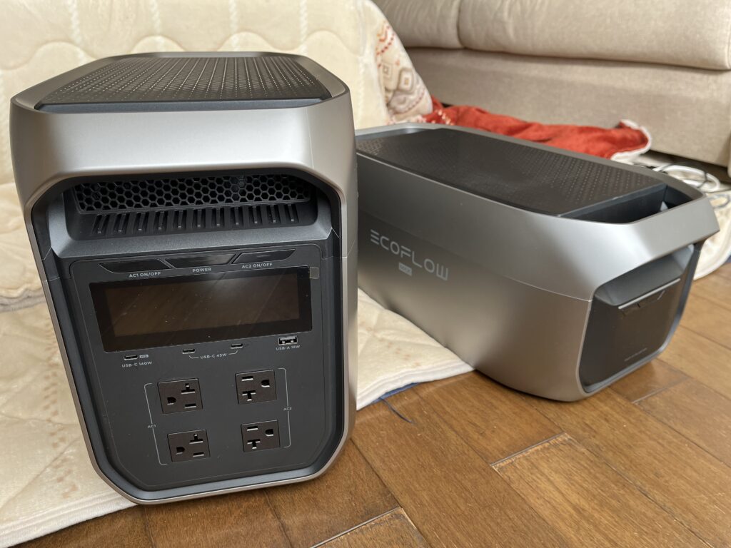 開封後に床に並べて置いたEcoFlowDELTA3MaxPlusとエクストラバッテリー