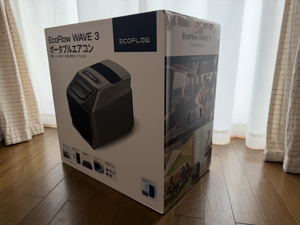 カーテンの前に置いたEcoFlow WAVE 3の外箱