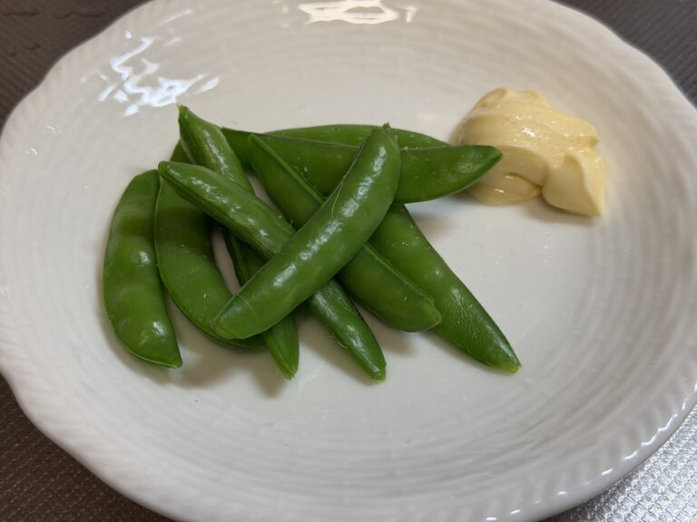 【家庭菜園ごはん】採れたてスナップエンドウを塩ゆでで食べてみた！プランター栽培の初収穫ごはん