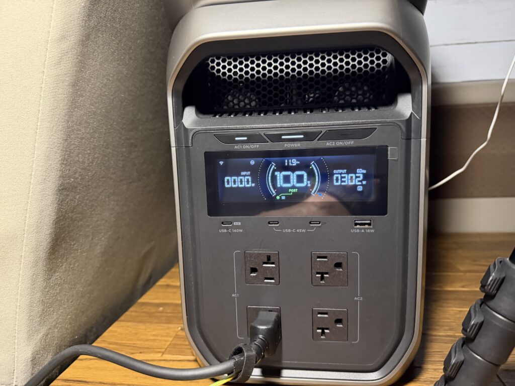 EcoFlow WAVE 3の試運転開始時に残量100％を表示しているDELTA 3 Max Plus