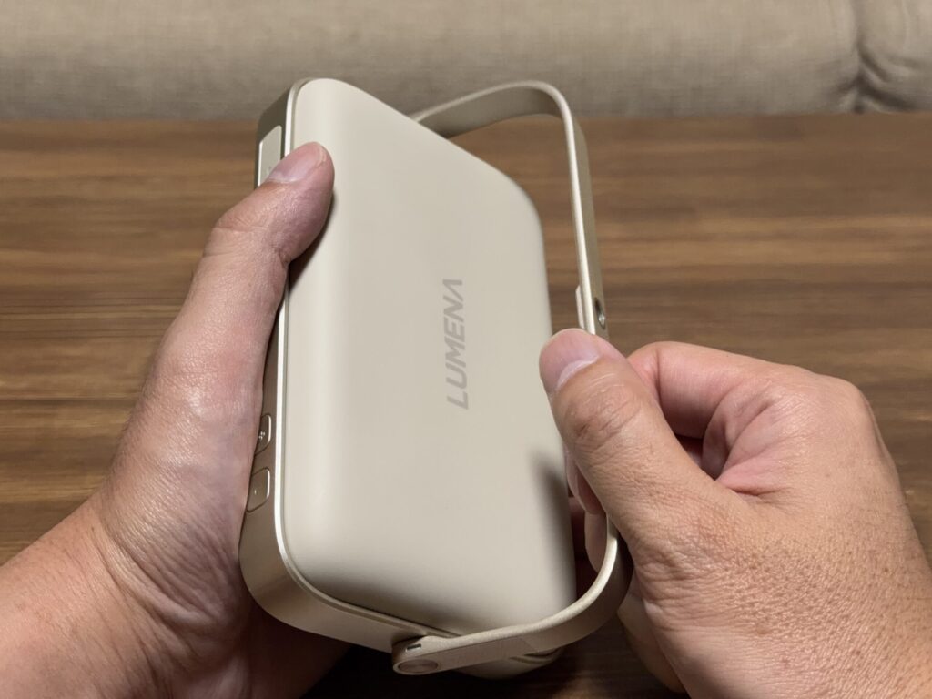 最大180度まで動かせるLUMENA PLUS2の角度調整式ハンドル