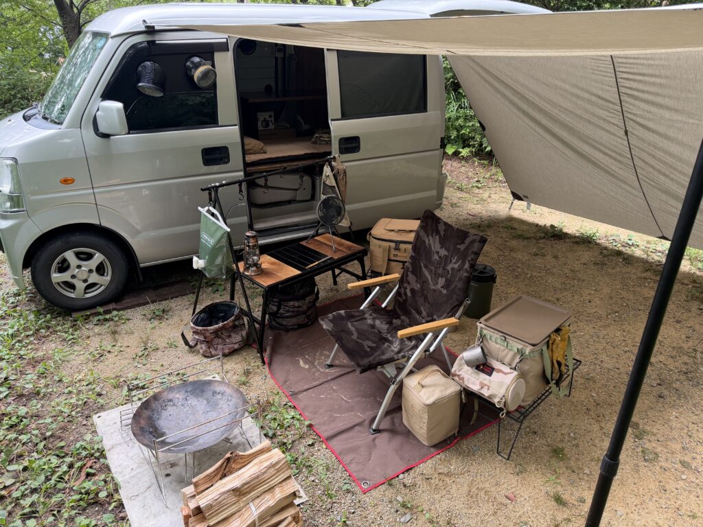 エブリイとTATONKA Tarp 4 TCを設営した閑乗寺公園キャンプ場13番サイト