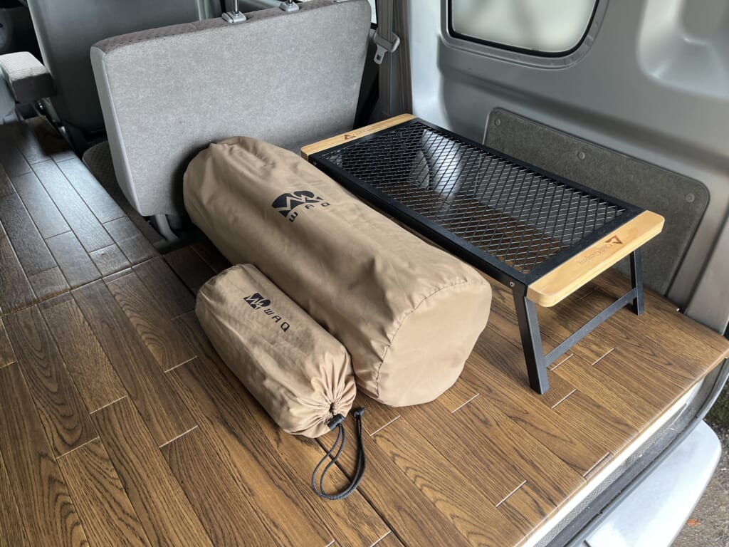 出発前の荷造りでギアを積み込んだ様子